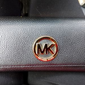 Michael kors wallet